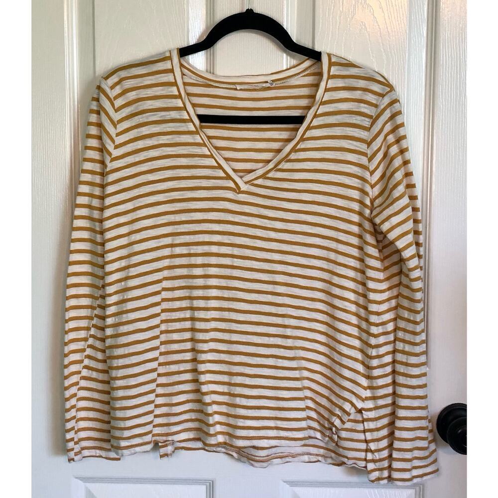 LUSH Gold & White Long Sleeve V-neck T-shirt - Size Small
